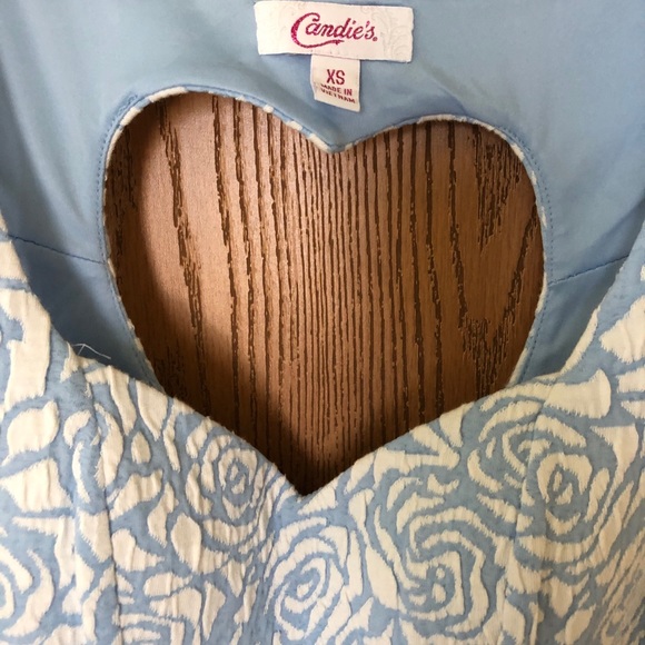 Candies blue dress heart cutout - Picture 3 of 4